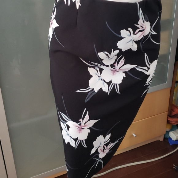 Dynamite Womens skirt - Picture 2 of 2